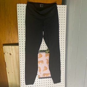 Nike DriFit Womens Leggings Work Out Booty Lfting Size Medium